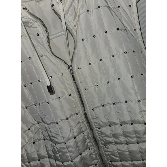 Chico's Collections Embellished Sequin Cream Quilted Vest Size 2 EXCELLENT - Picture 4 of 7